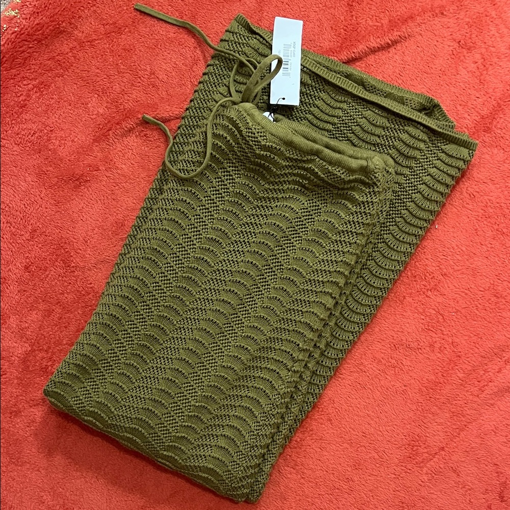Elegant Olive Green Maxi Skirt - Picture 3 of 6